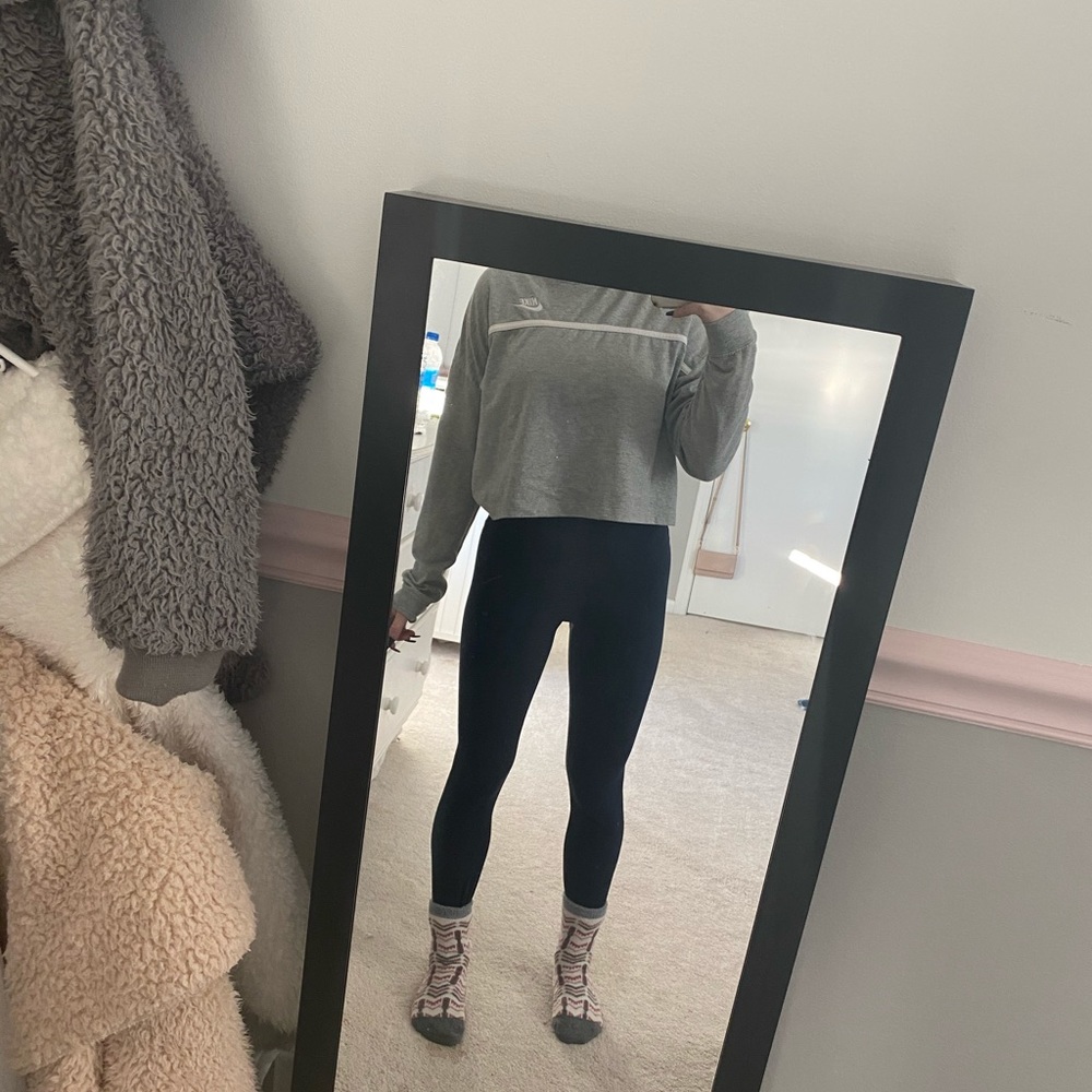 cropped nike crew neck